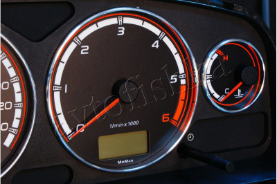 Toyota Avensis светодиодные шкалы (циферблаты) на панель приборов - дизайн 1